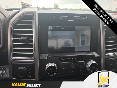 Used 2016 Ford F150 Platinum w/ Equipment Group 701A Luxury AWD/4WD image 8