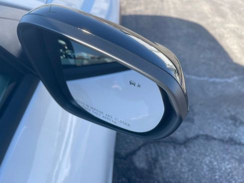 New 2026 Chevrolet Trax RS w/ Sunroof Package image 30