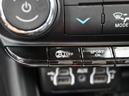 Used 2025 Dodge Durango GT AWD/4WD image 19