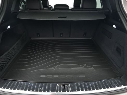 Certified 2023 Porsche Cayenne Platinum Edition AWD/4WD image 24