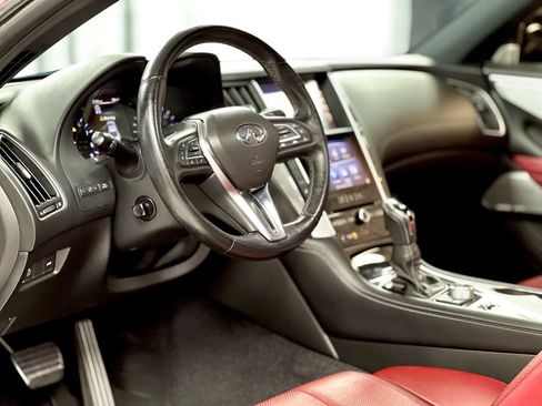 Used 2017 INFINITI Q60 Red Sport 400 image 17