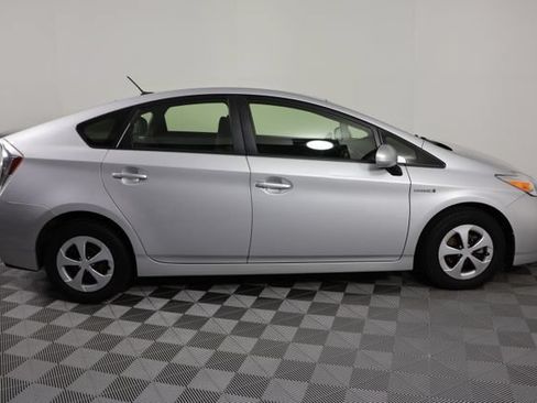 Used 2015 Toyota Prius Three FWD image 9