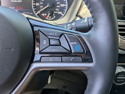 Used 2023 Nissan Altima 2.5 SL FWD image 25