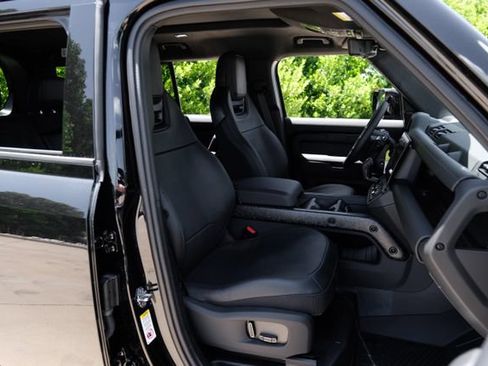 New 2026 Land Rover Defender 110 OCTA AWD/4WD image 47