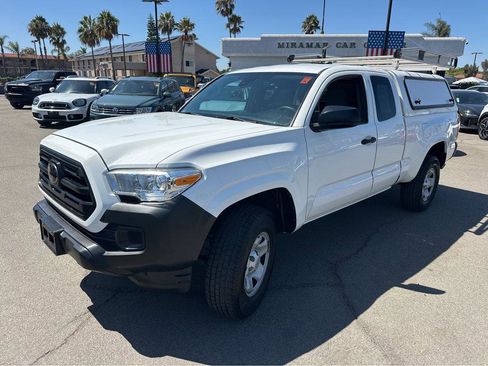 Used 2019 Toyota Tacoma SR image 11