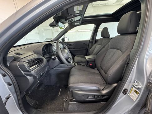 Used 2025 Subaru Forester Premium AWD/4WD image 12
