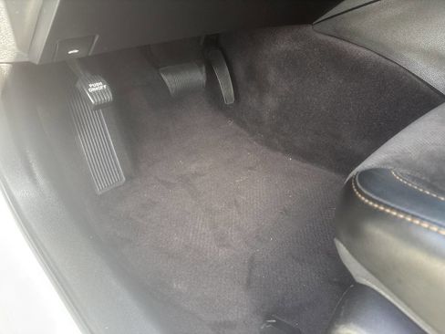 Used 2017 Dodge Charger R/T image 9