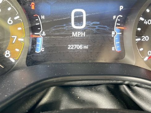 Used 2022 Jeep Compass Trailhawk w/ Trailhawk Convenience Group image 11