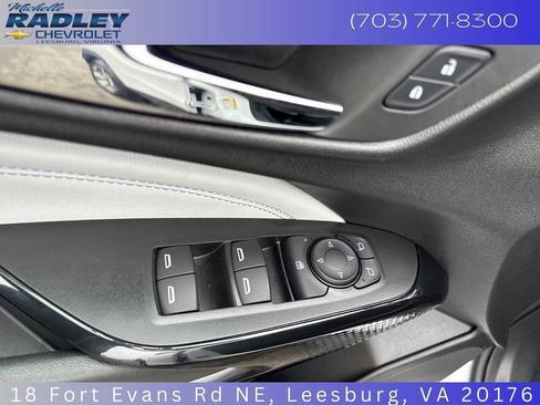 Used 2025 Chevrolet Trax LT image 13