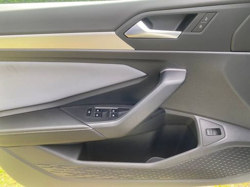 New 2026 Volkswagen Jetta SE FWD image 30
