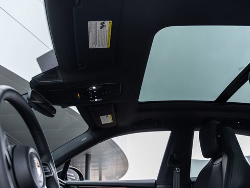 Certified 2025 Porsche Macan Electric RWD image 26