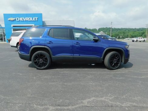 Used 2023 GMC Acadia SLE w/ Elevation Edition image 10