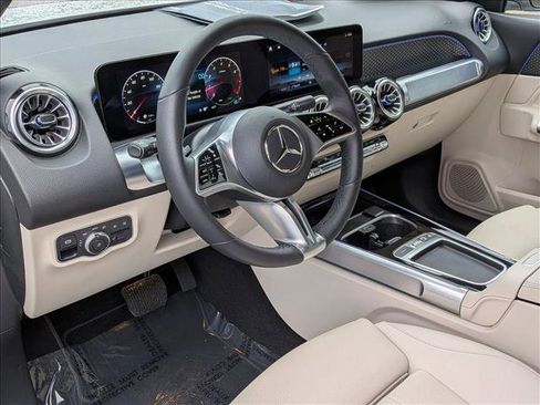 Certified 2025 Mercedes-Benz GLB 250 image 10