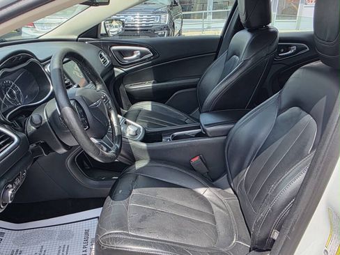 Used 2016 Chrysler 200 C FWD image 15