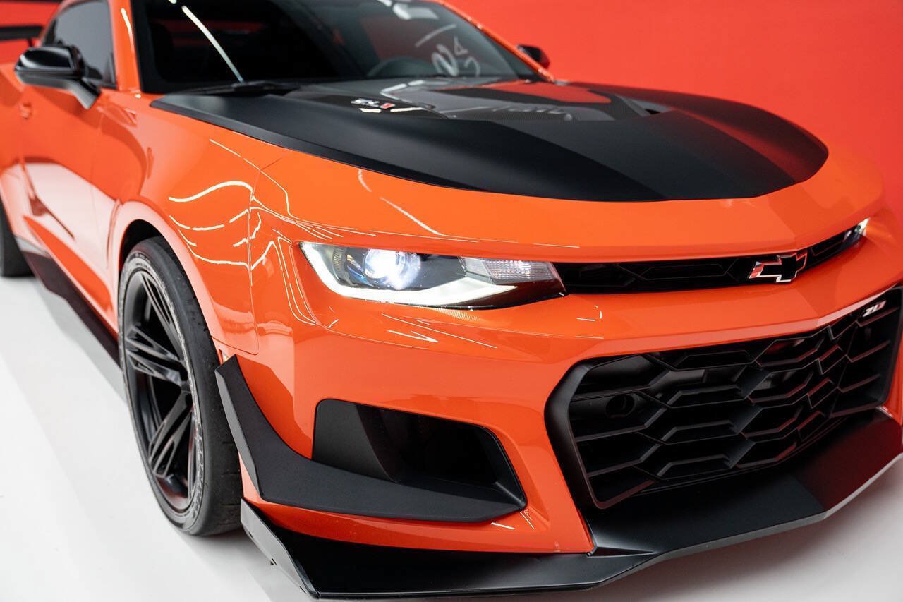 Used 2019 Chevrolet Camaro ZL1 RWD image 52