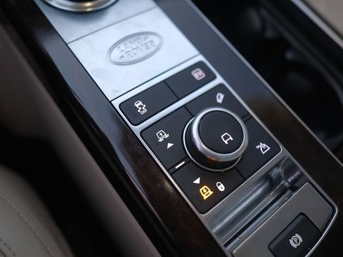 Used 2020 Land Rover Range Rover HSE image 21