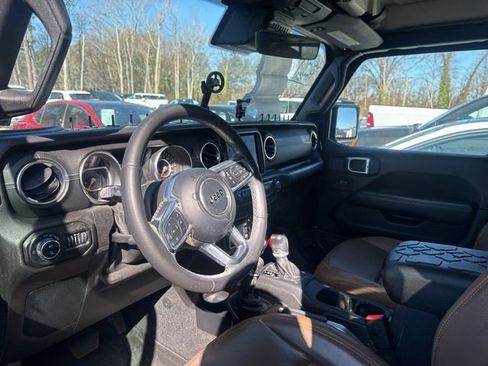Used 2020 Jeep Gladiator Overland image 11