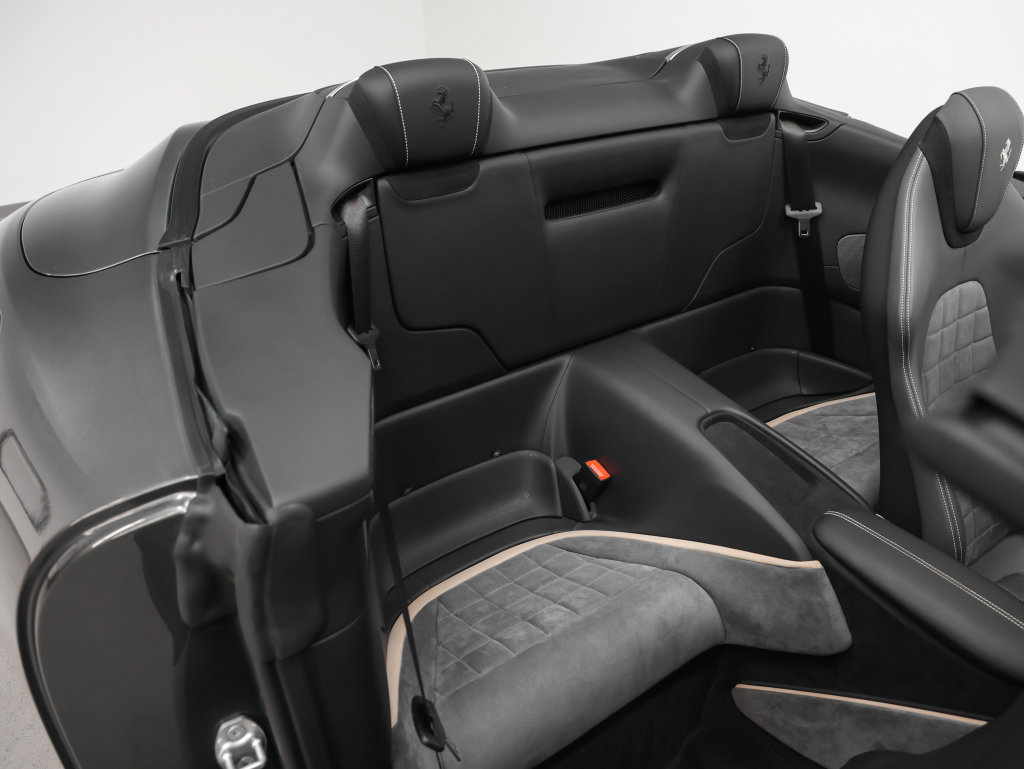 Used 2024 Ferrari Roma Spider RWD image 23