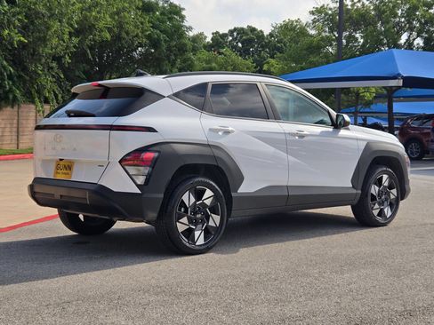 Used 2025 Hyundai Kona SEL AWD/4WD image 3