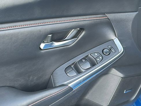 Used 2024 Nissan Sentra SR w/ SR Premium Package image 11