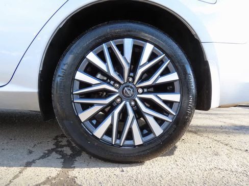 Used 2023 Nissan Altima 2.5 SV image 10