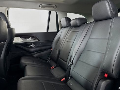 Used 2024 Mercedes-Benz GLS 450 4MATIC image 8