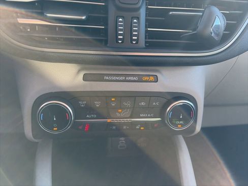 Certified 2025 Ford Escape Active w/ Cold Weather Package image 15