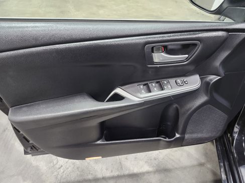 Used 2015 Toyota Camry LE FWD image 22