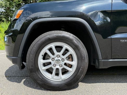 Used 2020 Jeep Grand Cherokee Laredo AWD/4WD image 7