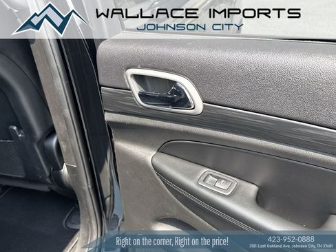 Used 2020 Jeep Grand Cherokee Altitude AWD/4WD image 40