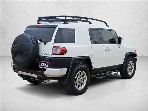 Used 2013 Toyota FJ Cruiser 2WD w/ Convenience Pkg image 5