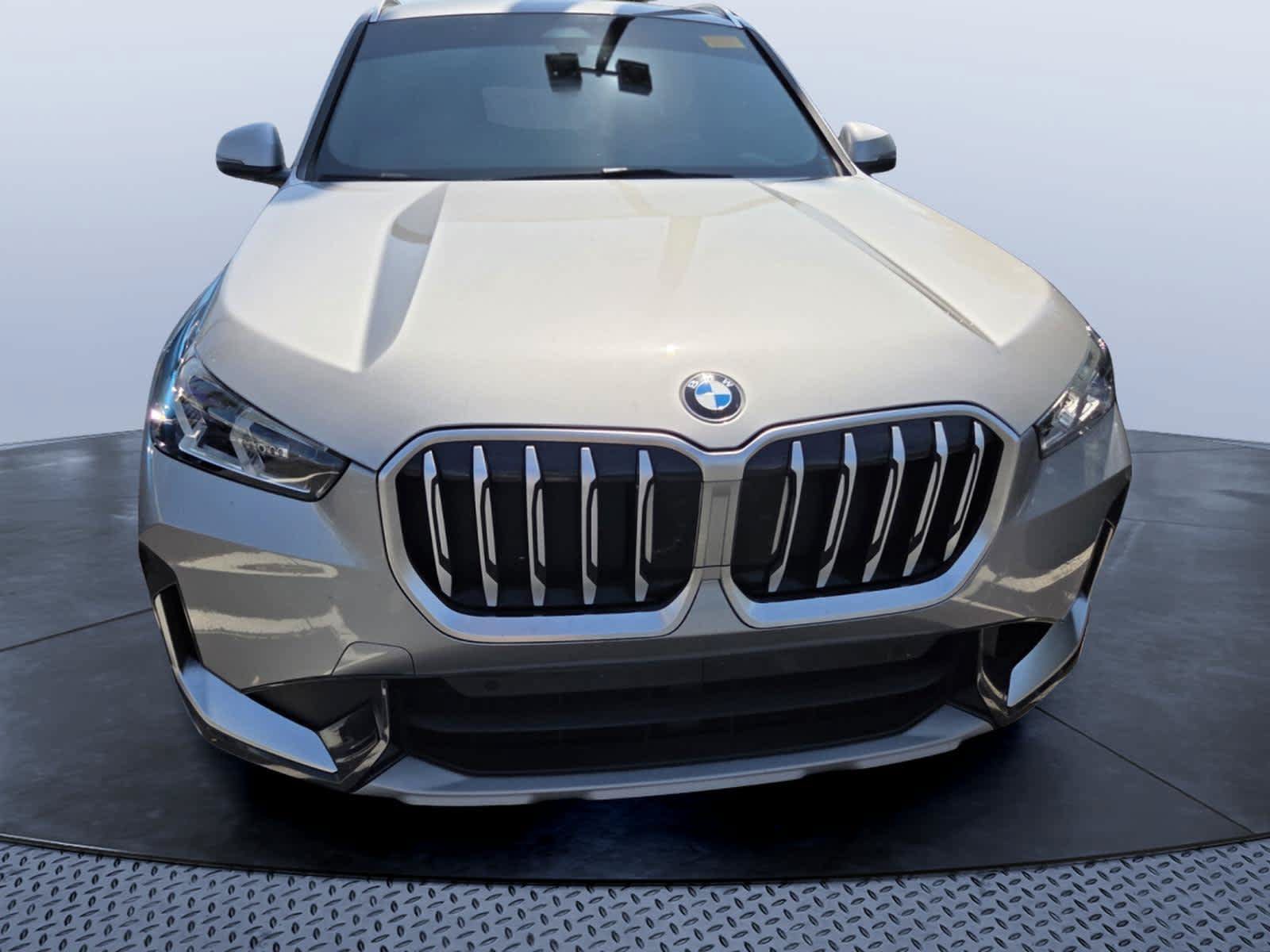Used 2023 BMW X1 xDrive28i w/ Convenience Package AWD/4WD image 2