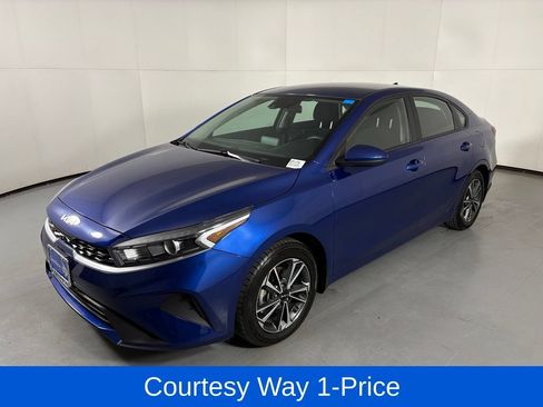 Used 2024 Kia Forte LXS FWD image 5