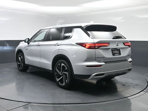 Used 2024 Mitsubishi Outlander SE image 24