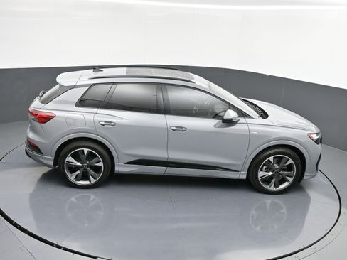 Used 2024 Audi Q4 e-tron Premium Plus image 37