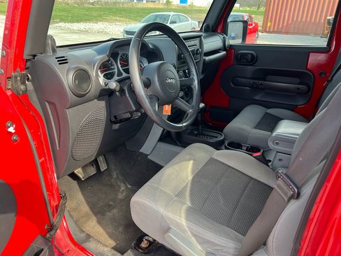 Used 2010 Jeep Wrangler Unlimited Sport image 10