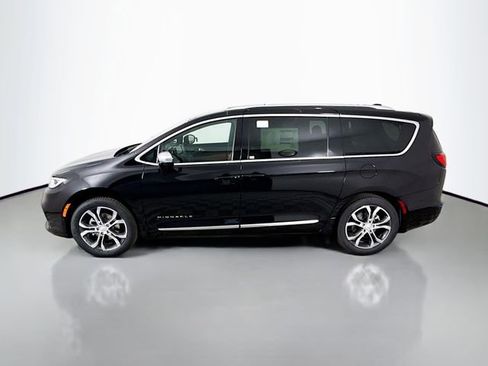 New 2026 Chrysler Pacifica Pinnacle image 4