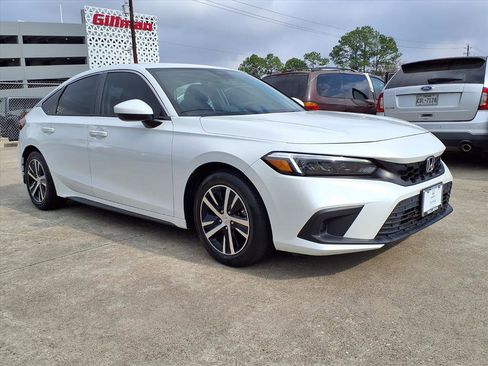 Used 2023 Honda Civic LX image 2