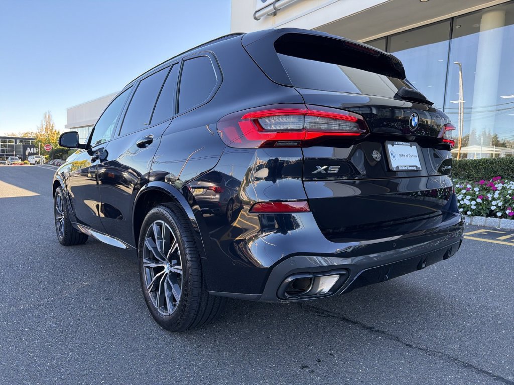 Used 2023 BMW X5 xDrive40i w/ M Sport Package AWD/4WD image 12