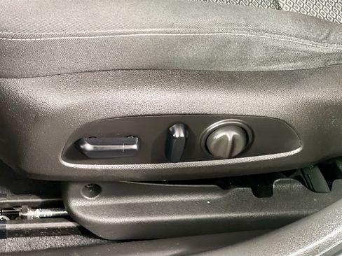 Used 2018 Buick Regal Preferred image 15