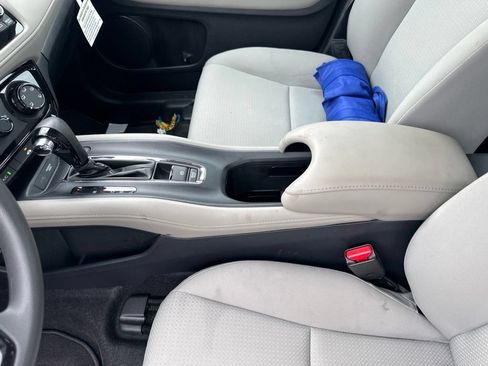Used 2021 Honda HR-V LX image 24