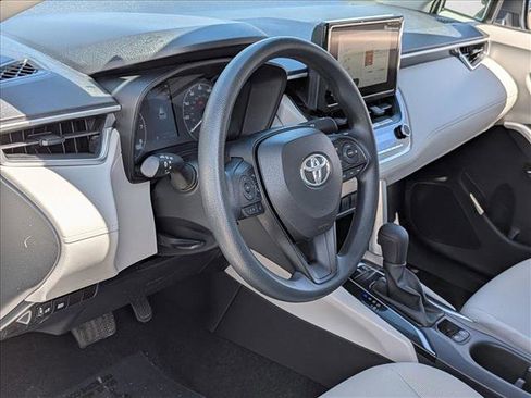 Used 2024 Toyota Corolla Cross L FWD image 10