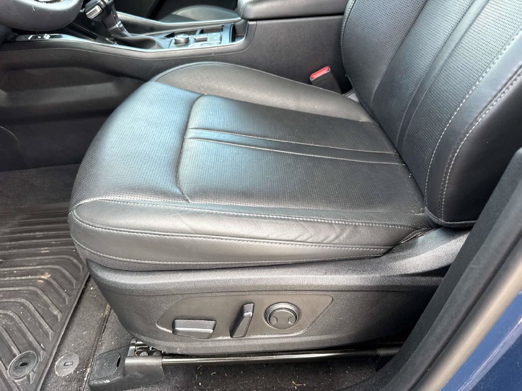 Certified 2025 Kia Sorento S w/ Panoramic Sunroof Package FWD image 9