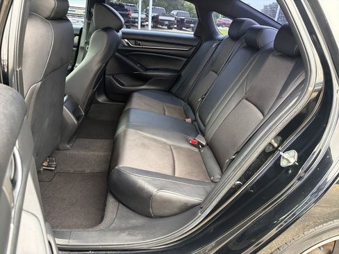 Used 2019 Honda Accord Sport image 9