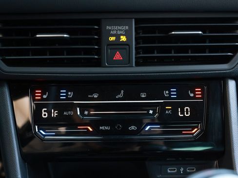 Used 2025 Volkswagen Jetta GLI Autobahn image 37