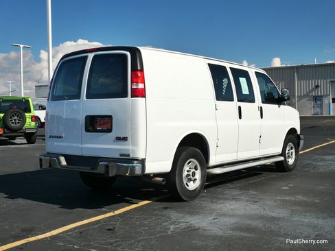 Used 2024 GMC Savana 2500 w/ Driver Convenience Package image 11