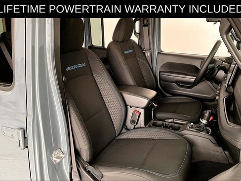 Used 2025 Jeep Wrangler Unlimited Rubicon 4xe AWD/4WD image 10
