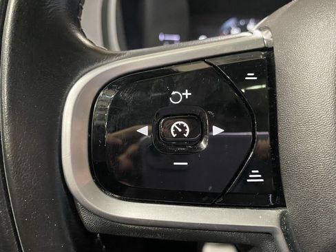Used 2018 Volvo XC90 T5 Momentum w/ Convenience Package AWD/4WD image 11