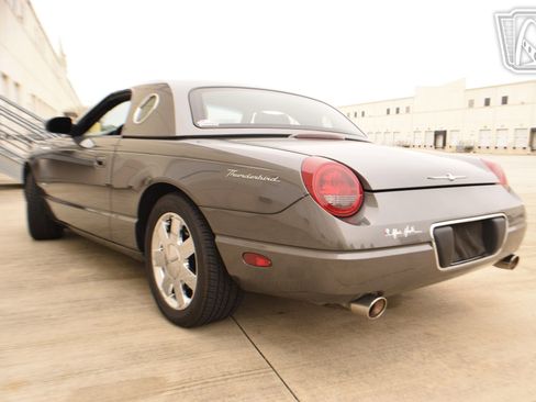 Used 2003 Ford Thunderbird image 30