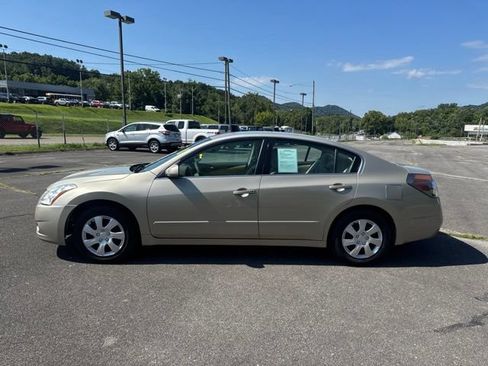 Used 2010 Nissan Altima 2.5 S FWD image 5